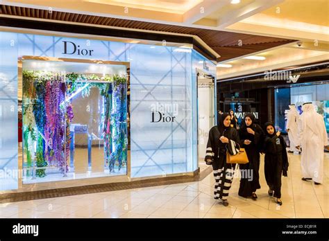 dior abu dhabi marina.